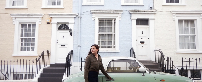 notting_hill_london_pastel_blue_and_yellow_townhouse_white_door_green_mint_classic_mini_car